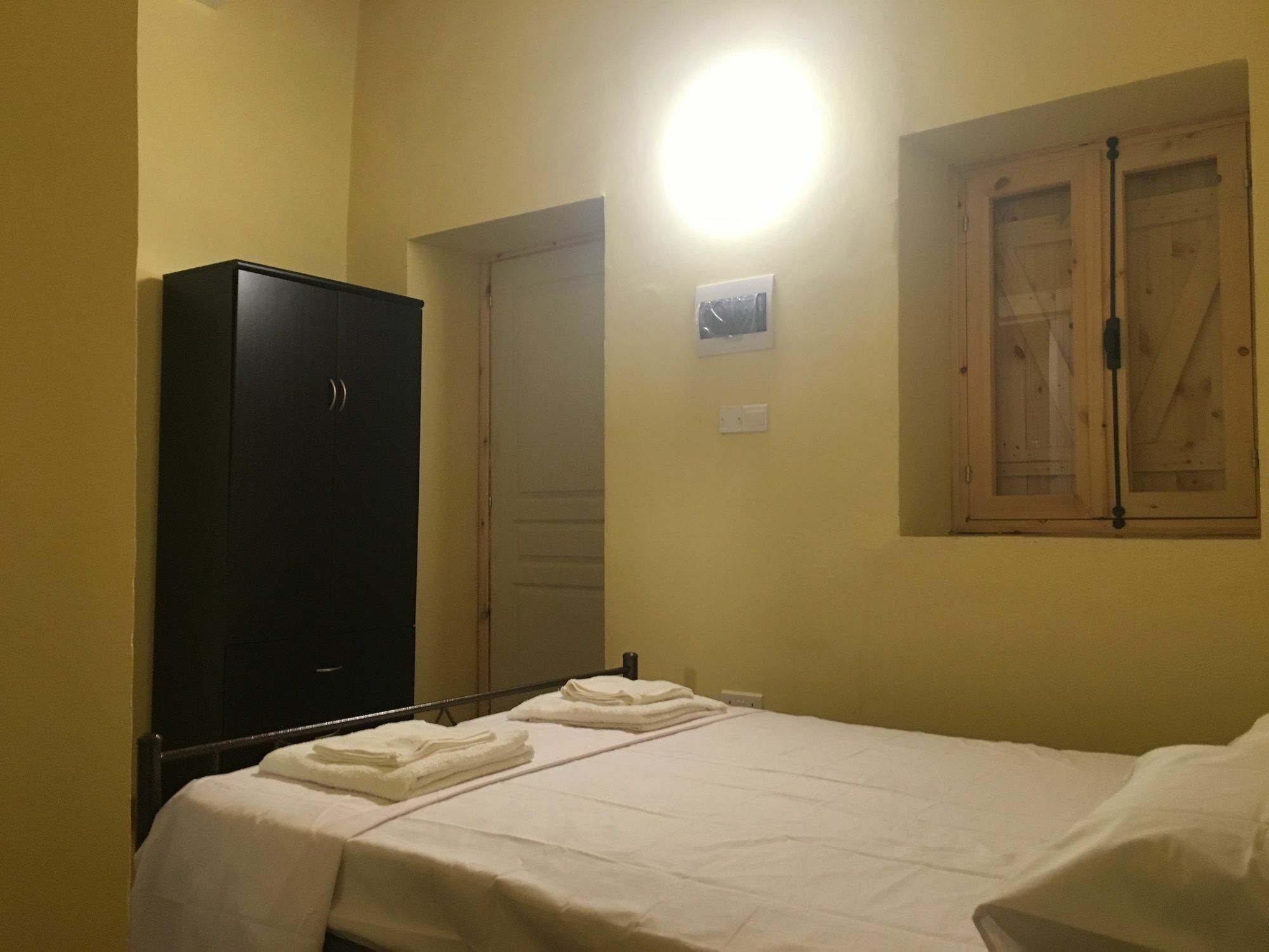 Zouglas App Guesthouse Limassol Eksteriør billede